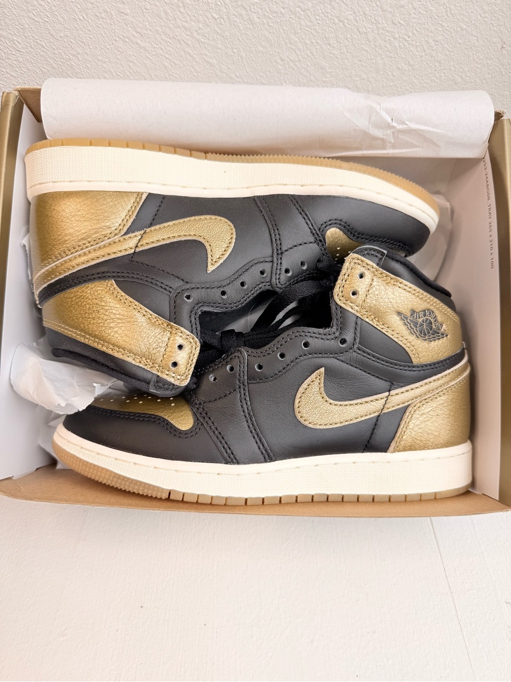 Nike Air Jordan 1 High kid’s Sneakers - Black/Gold